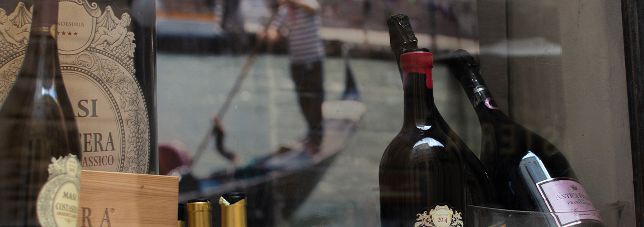 Barolo-Wein vom Spitzenproduzenten Masi in italienischem Weinladen