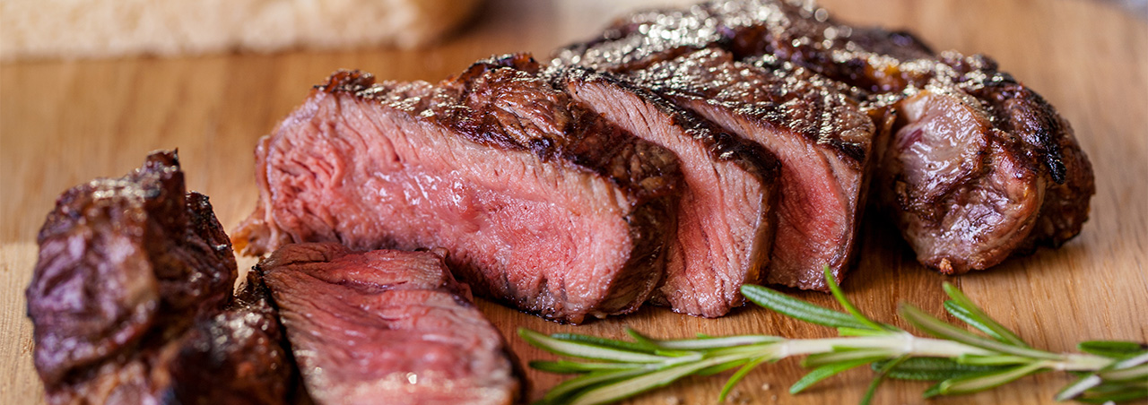 Une photo d'un filet mignon rosé. 