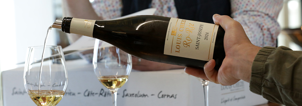 Condrieu-Verkostung mit dem Rhône-Produzenten Louis Chèze mit dem Degustationskomitee von MIllésima