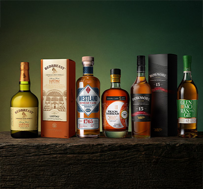 Des bouteilles de whiskys mettant en avant des maisons connues