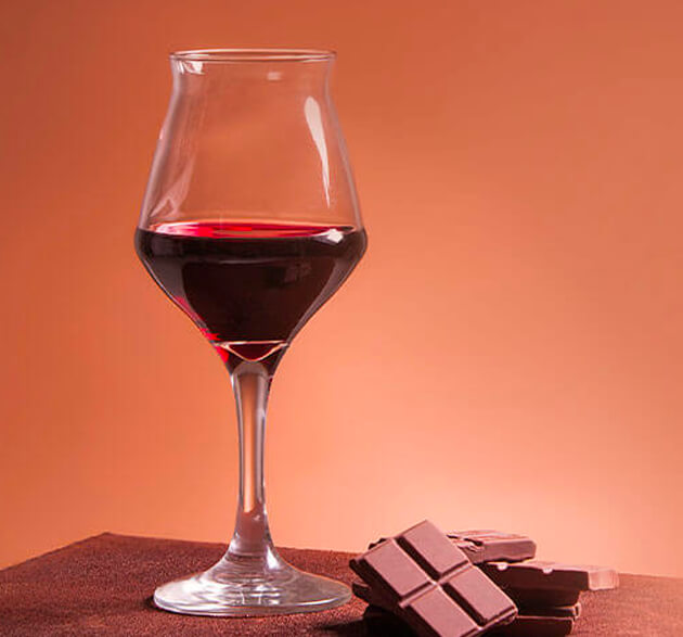 How many calories in red wine?