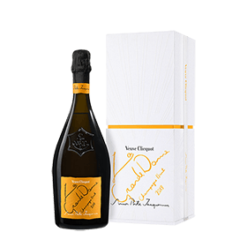 Veuve Clicquot : La Grande Dame par Simon Porte Jacquemus 2018
