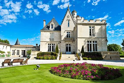 Château Pape Clément Grand Cru Classé de Graves et Propriété de Bernard Magrez 