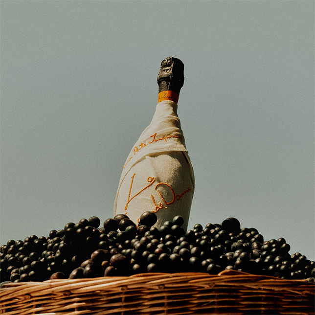 Veuve Clicquot La Grande Dame 2018 Simon Porte Jacquemus