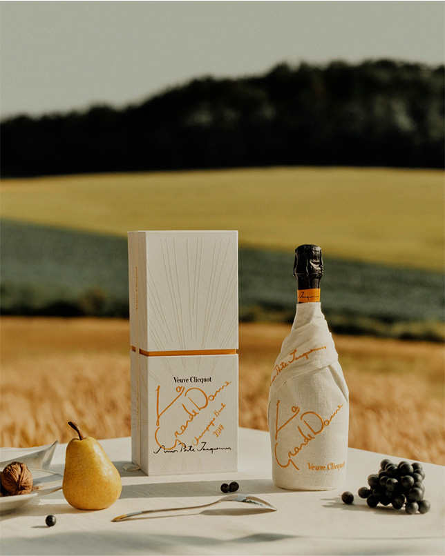 Veuve Clicquot La Grande Dame 2018 Simon Porte Jacquemus