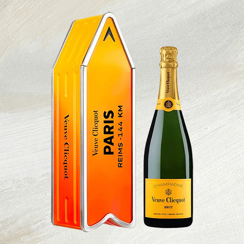 Eine Flasche Champagner Brut Carte Jaune Arrow Orange Personnalisée Paris